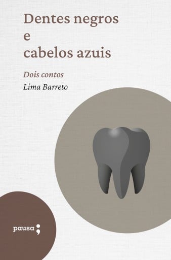 Dentes negros e cabelos azuis
