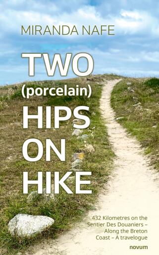 Portada del libro «Two (porcelain) Hips On Hike», de Miranda Nafe