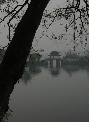 Portada del libro «Der Tote an der Jade-Brücke», de Wolfgang Ommerborn